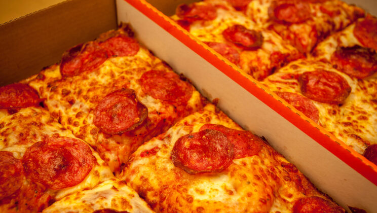 Little Caesars Chicago Review : What You Need to Know